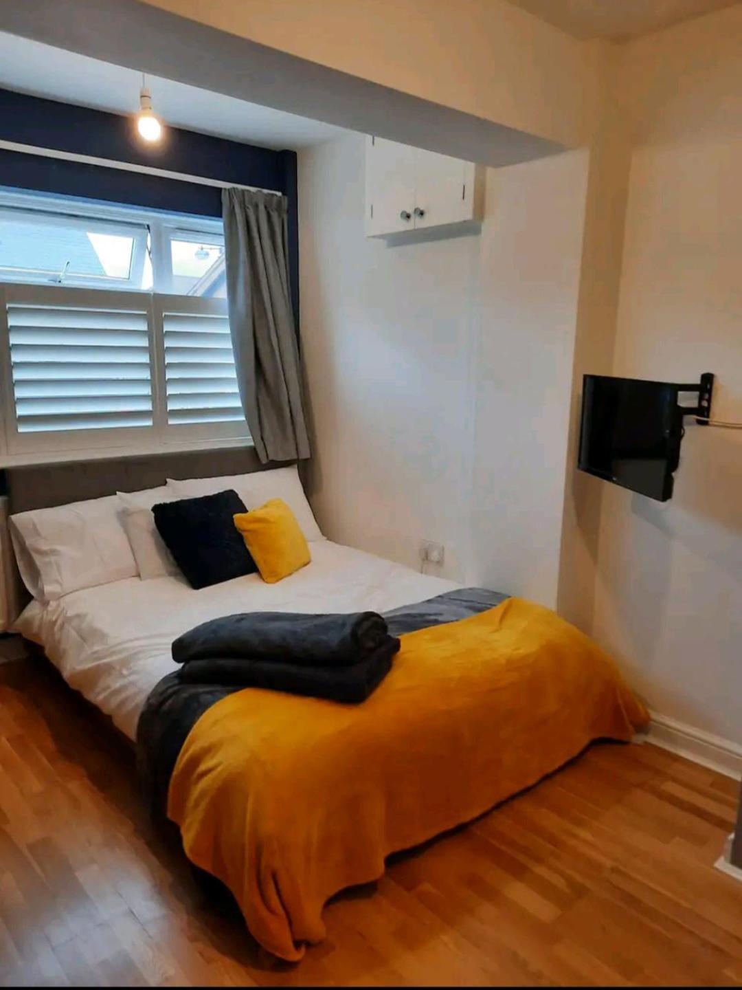Double Room With Ensuite Close To Silverstone Whittlebury Dış mekan fotoğraf